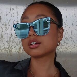 ‼️RARE‼️🎸QUAY🎸🔥NWT🔥Come Thu Mirrored Cat Eye Sunglasses 56mm